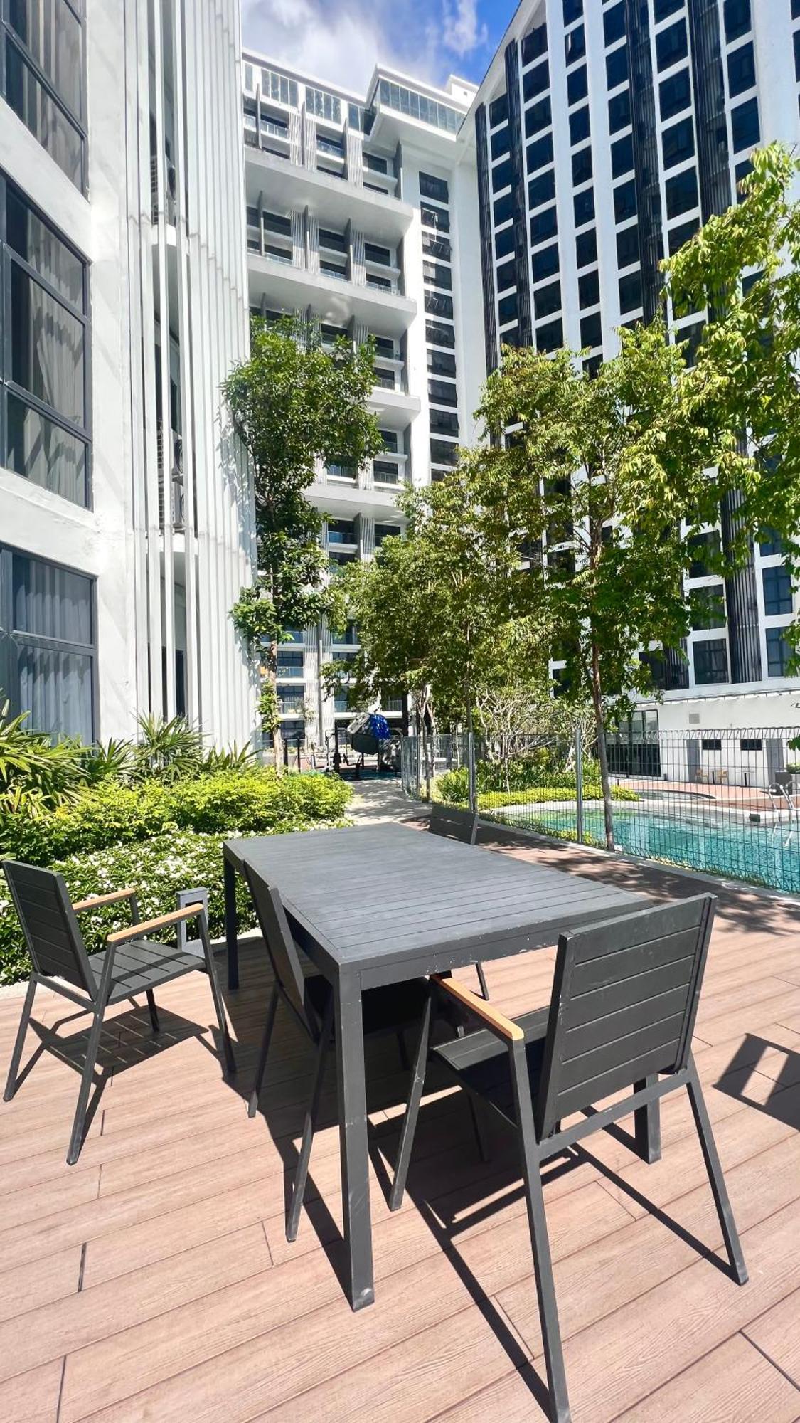 The Shore Executive Suites By Ys Luxury Kota Kinabalu Exterior photo